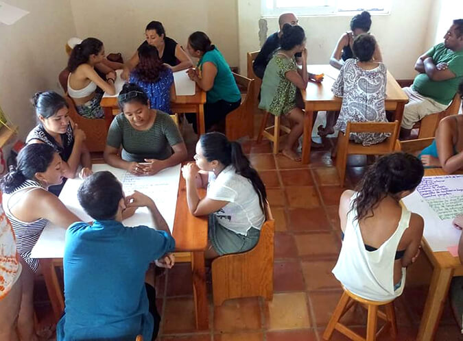 Niños auto-dirigidos, padres escolarizados